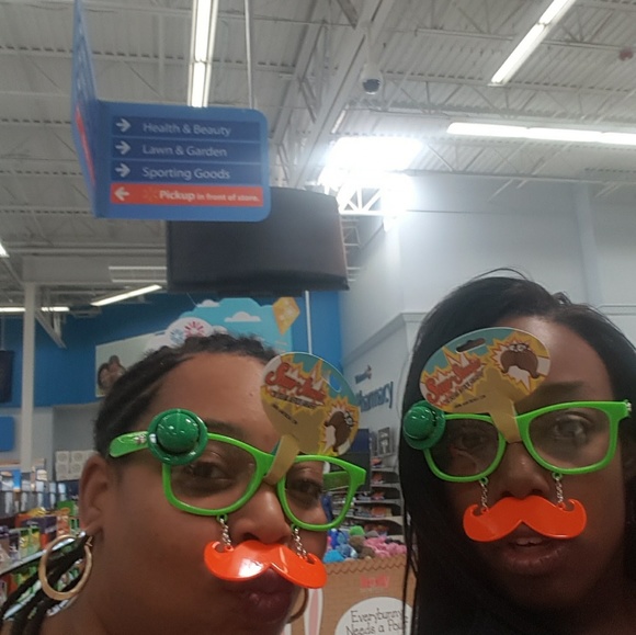 Hey! Who's that girl??! 😱👀👀 - Picture 5 of 8